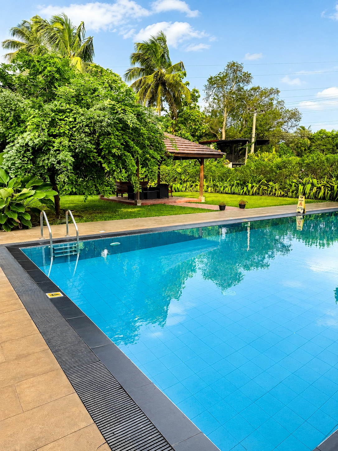 Swimming pool at Lion Gate Hotel Sigiriya